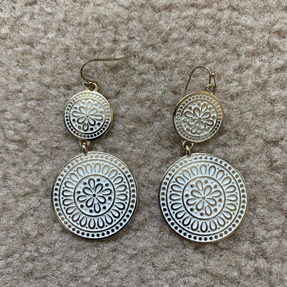 Necklace and earring set - Picture 3 of 3